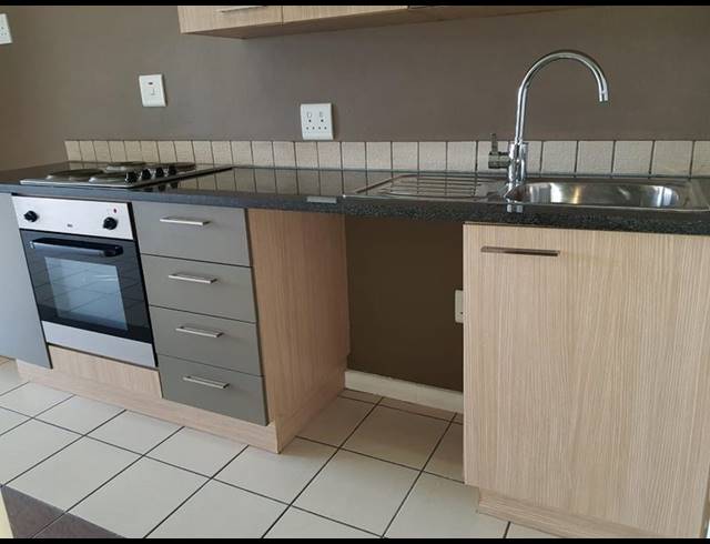 1 BEDROOM APARTMENT FOR SALE IN FOURWAYS